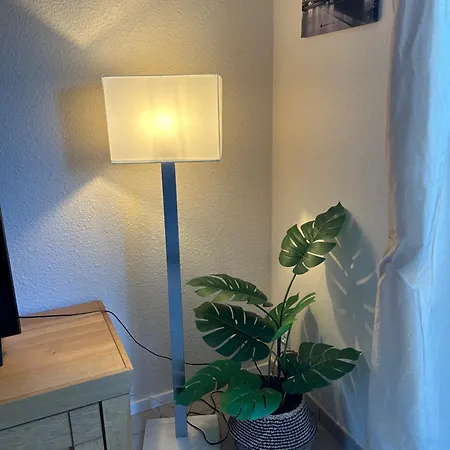 דירה Klamar Monteur Wohnzimmer Esszimmer 1 Schlafzimmer Kueche Diele Bad In Erftstadt *