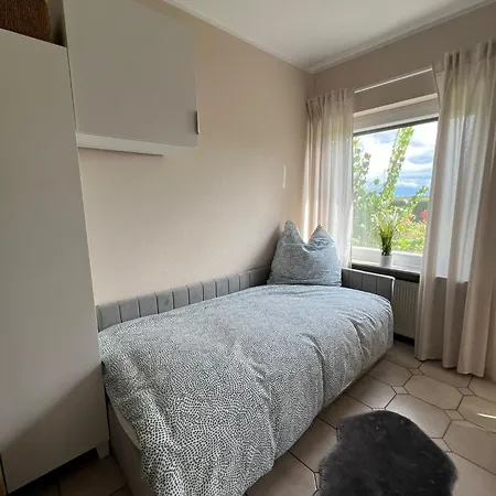 דירה Klamar Monteur Wohnzimmer Esszimmer 1 Schlafzimmer Kueche Diele Bad In Erftstadt Niederberg