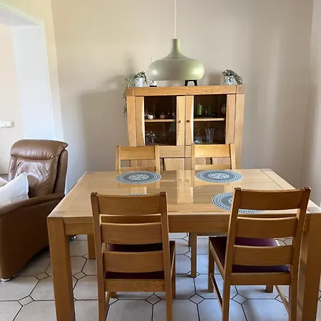 Klamar Monteur Wohnzimmer Esszimmer 1 Schlafzimmer Kueche Diele Bad In Erftstadt * Niederberg