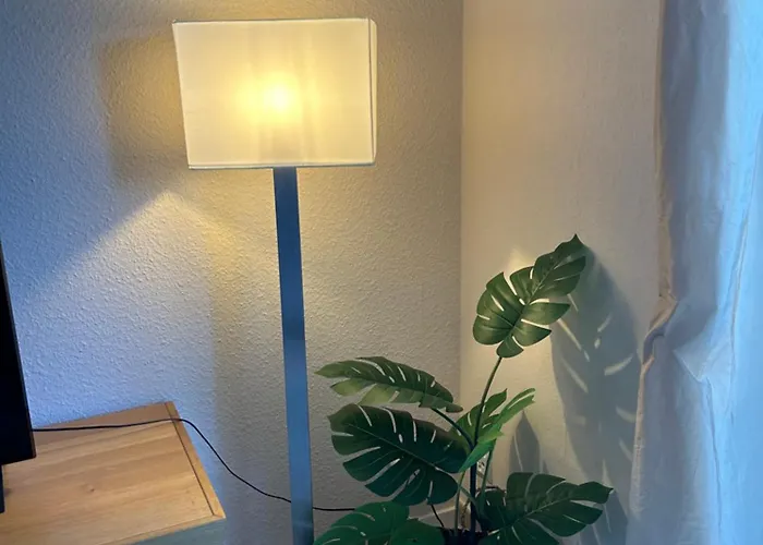 公寓 Klamar Monteur Wohnzimmer Esszimmer 1 Schlafzimmer Kueche Diele Bad In Erftstadt *