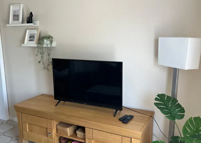 Klamar Monteur Wohnzimmer Esszimmer 1 Schlafzimmer Kueche Diele Bad In Erftstadt Apartmán