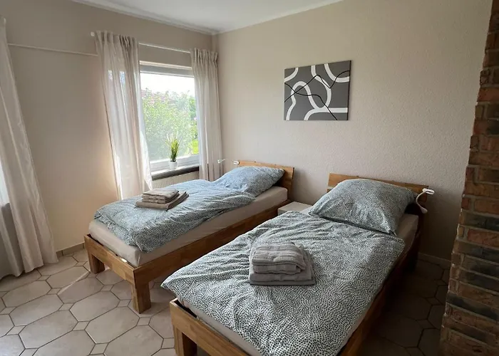 Klamar Monteur Wohnzimmer Esszimmer 1 Schlafzimmer Kueche Diele Bad In Erftstadt *